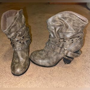 Gray heeled boots